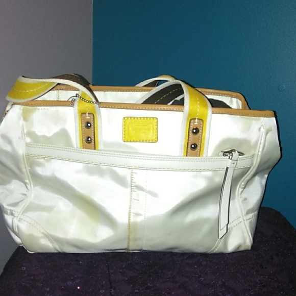 Fun in the sun coach - Picture 5 of 5